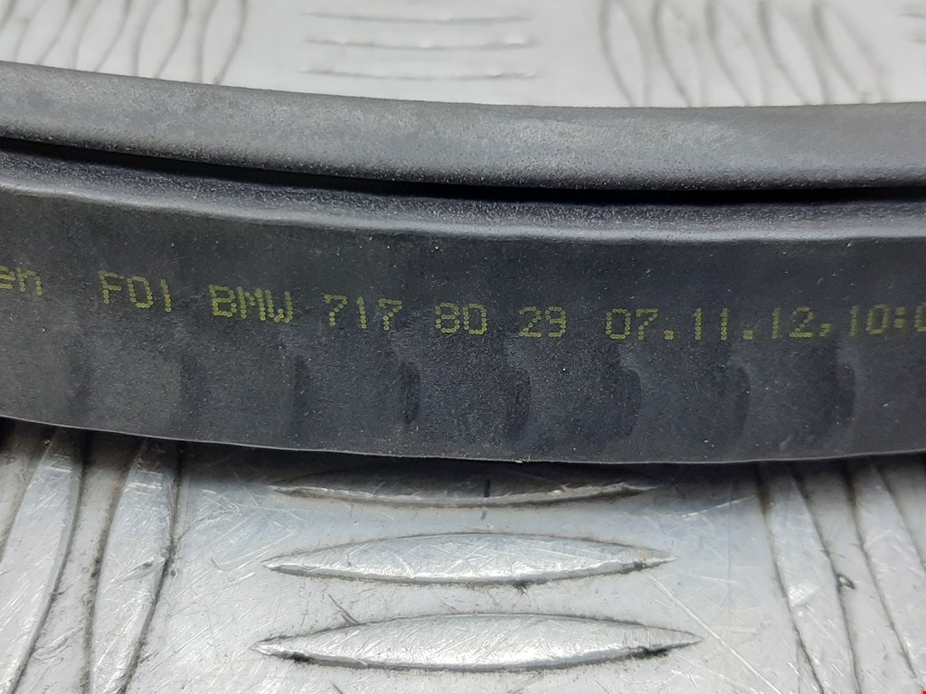 Уплотнитель двери BMW 7er 7 серия F01/F02/F04 2008-2015