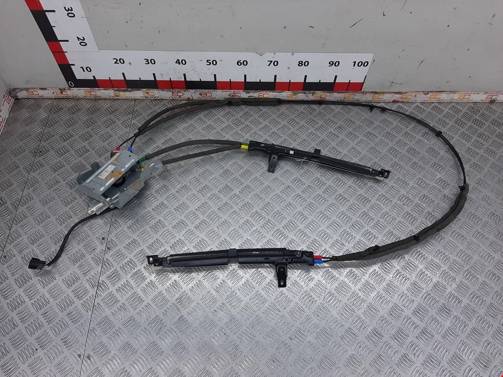 Моторчик подъема шторки багажника (привод шторки багажника подъемный механизм) BMW 5-Series (F07/F10/F11/F18) (2009-2017)