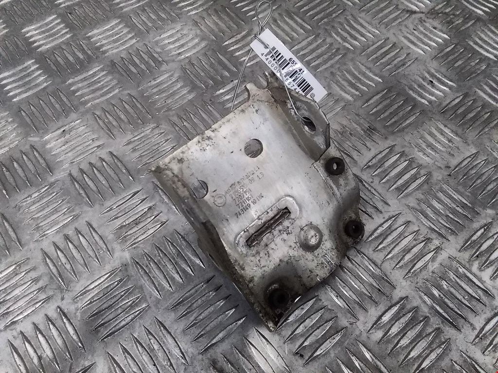 Кронштейн (крепление) радиатора BMW 5er 5 серия F10/F11/F07 2009-2017