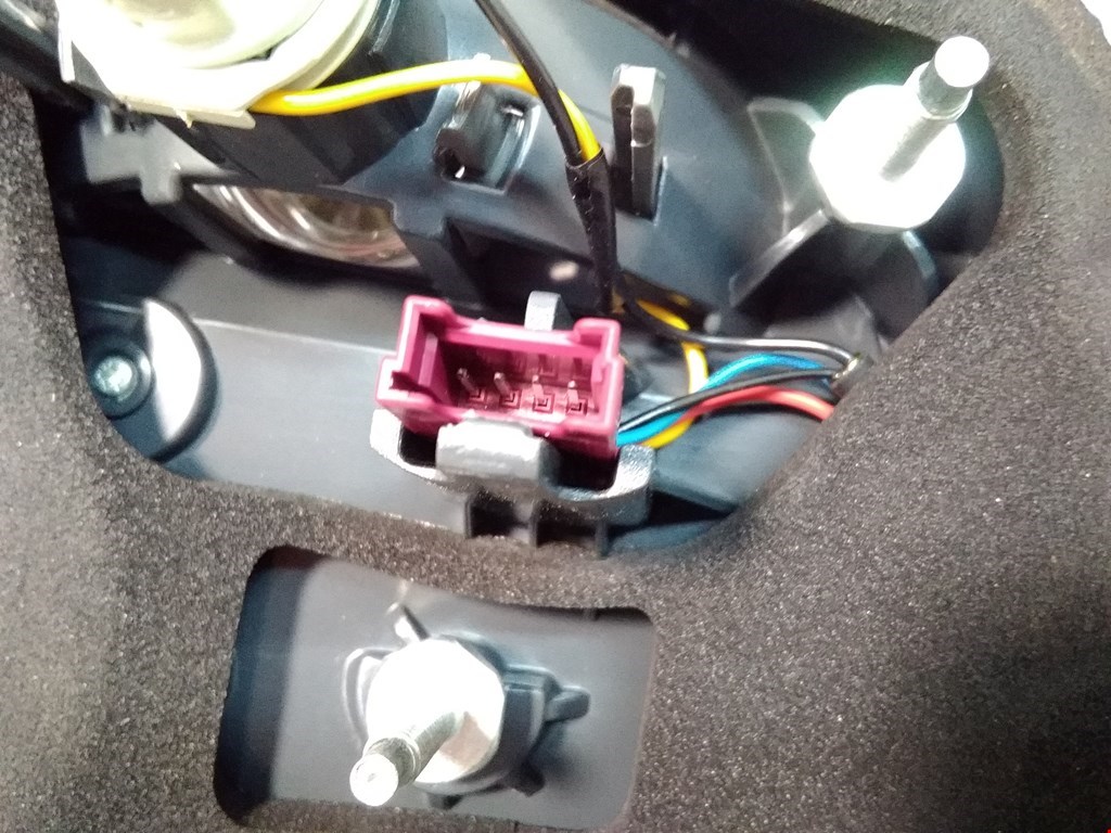 Фонарь задний внутренний правый BMW 7er 7 серия F01/F02/F04 2008-2015