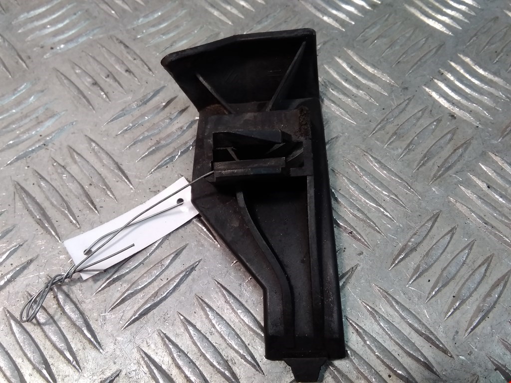 Кронштейн переднего бампера правый VOLVO V50 I 2004-2012