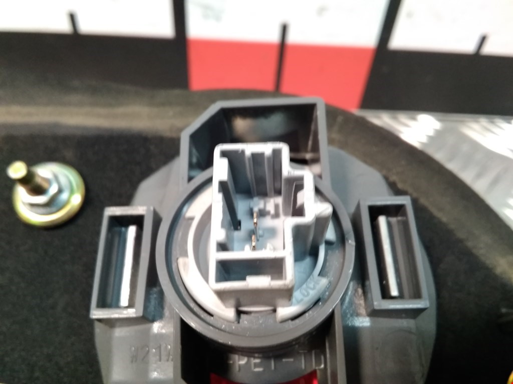 Фонарь задний внутренний правый HONDA Accord VII 2002-2007