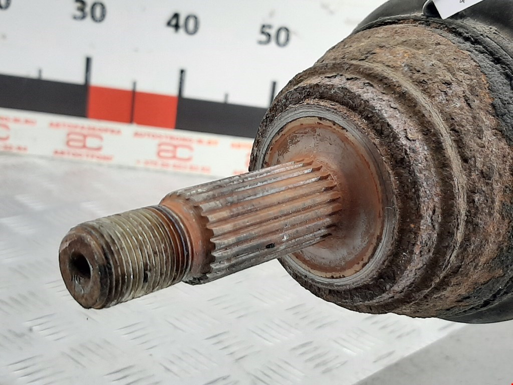 Полуось (привод, приводной вал) передняя правая VOLKSWAGEN Caddy II 1995-2004