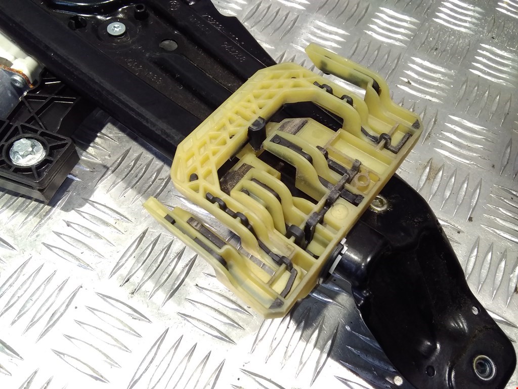 Стеклоподъемник задний левый BMW 7er 7 серия F01/F02/F04 2008-2015