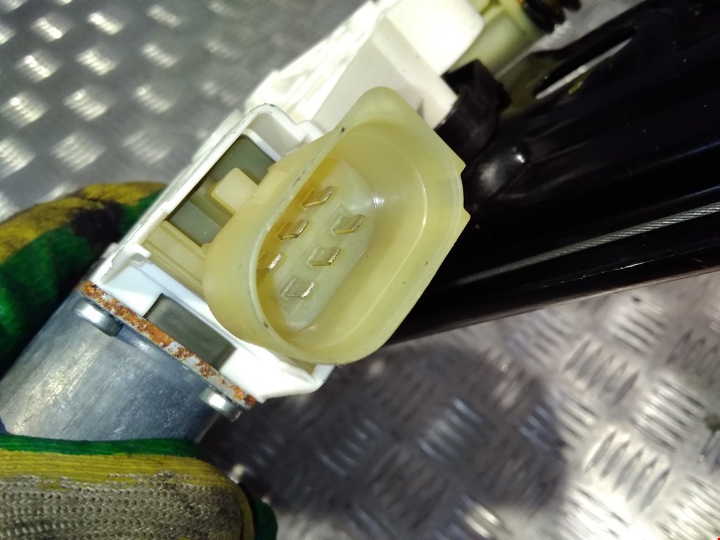 Стеклоподъемник задний левый BMW 7er 7 серия F01/F02/F04 2008-2015