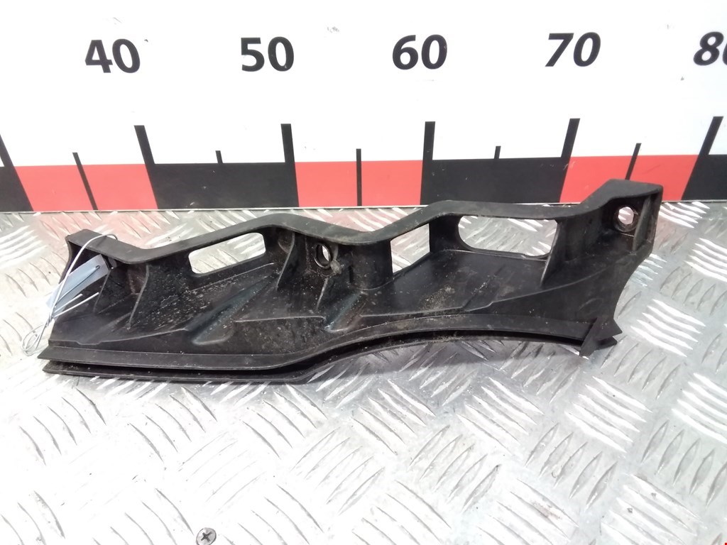 Кронштейн переднего бампера правый VOLKSWAGEN Passat B6 2005-2011