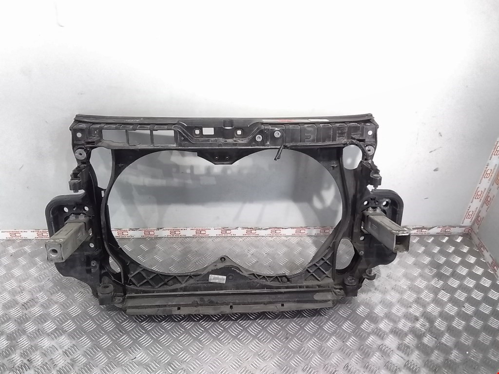 Панель передняя (передняя монтажная панель рамка передняя телевизор) Audi A6 C6 (2004-2011)