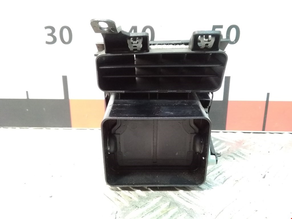 Дефлектор воздушный VOLKSWAGEN Touran 2003-2010