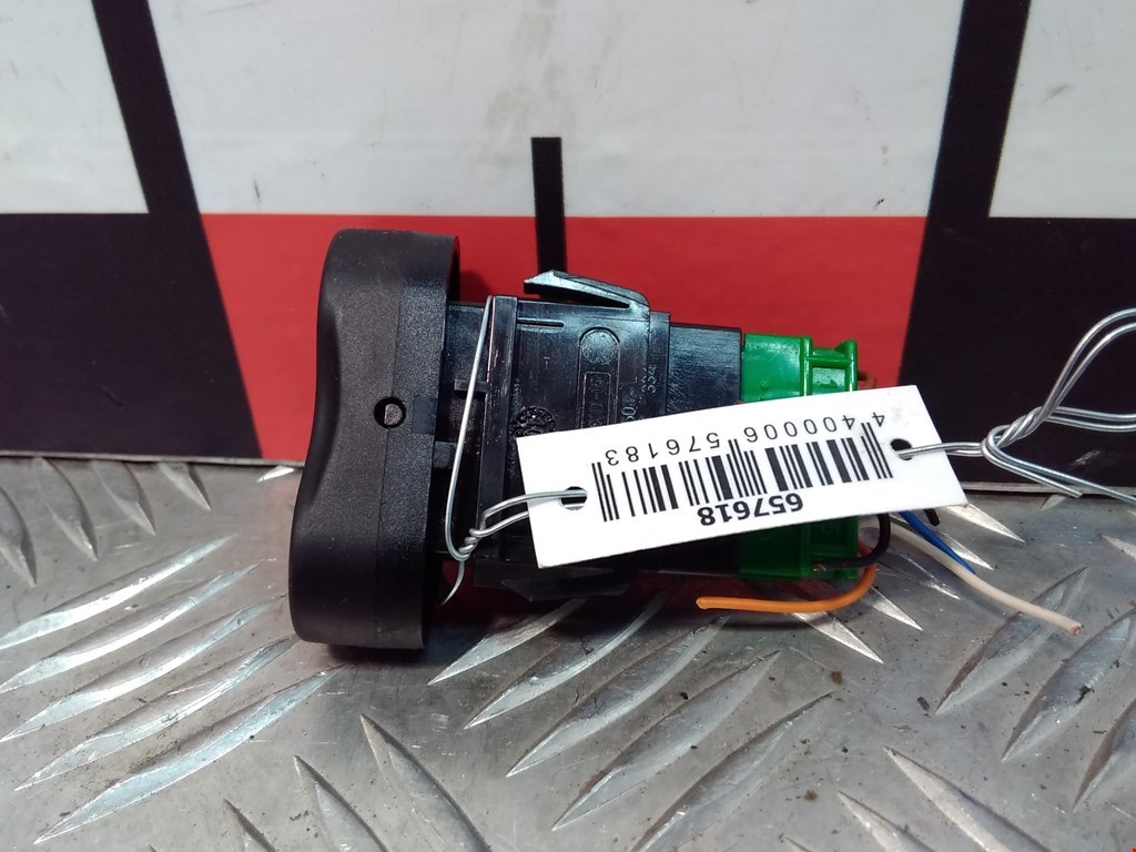 Кнопка центрального замка DACIA Sandero 2008-2012