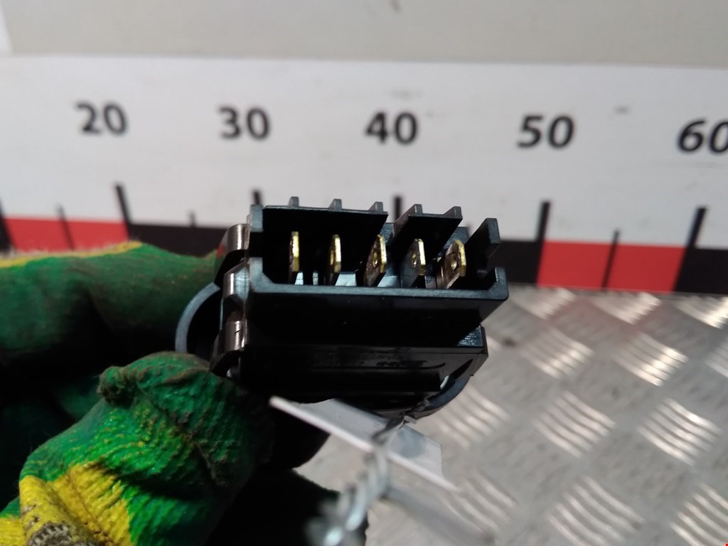 Кнопка центрального замка DACIA Sandero 2008-2012