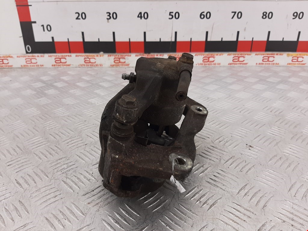 Суппорт передний левый TOYOTA Auris E150 2006-2012