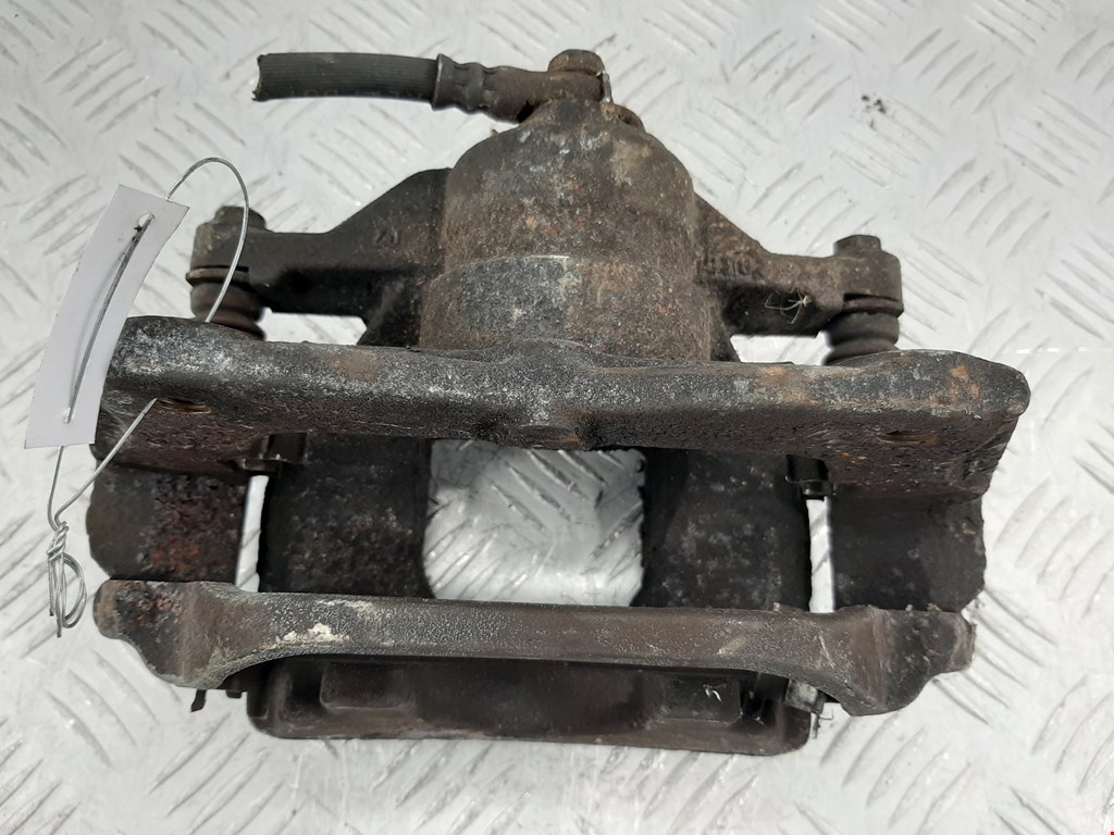 Суппорт передний левый TOYOTA Auris E150 2006-2012