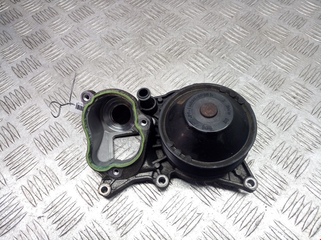 Насос водяной (помпа) BMW 7er 7 серия F01/F02/F04 2008-2015