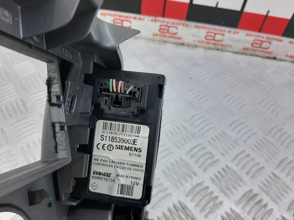 Дефлектор воздушный RENAULT Scenic II 2003-2010