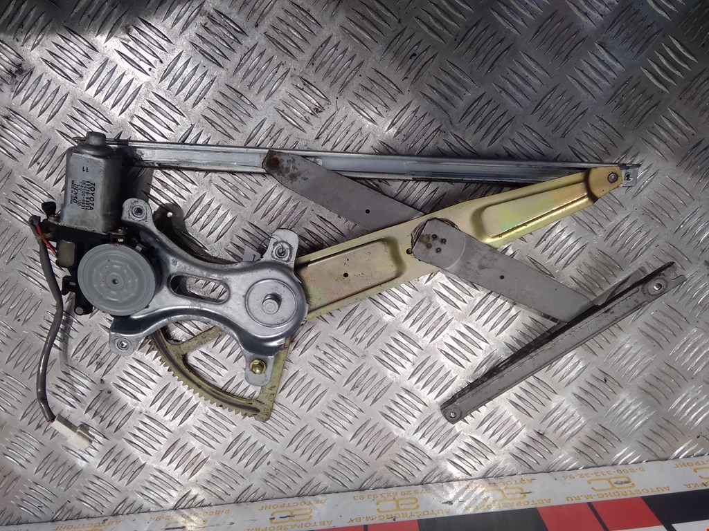 Стеклоподъемник передний левый LEXUS IS 1999-2005