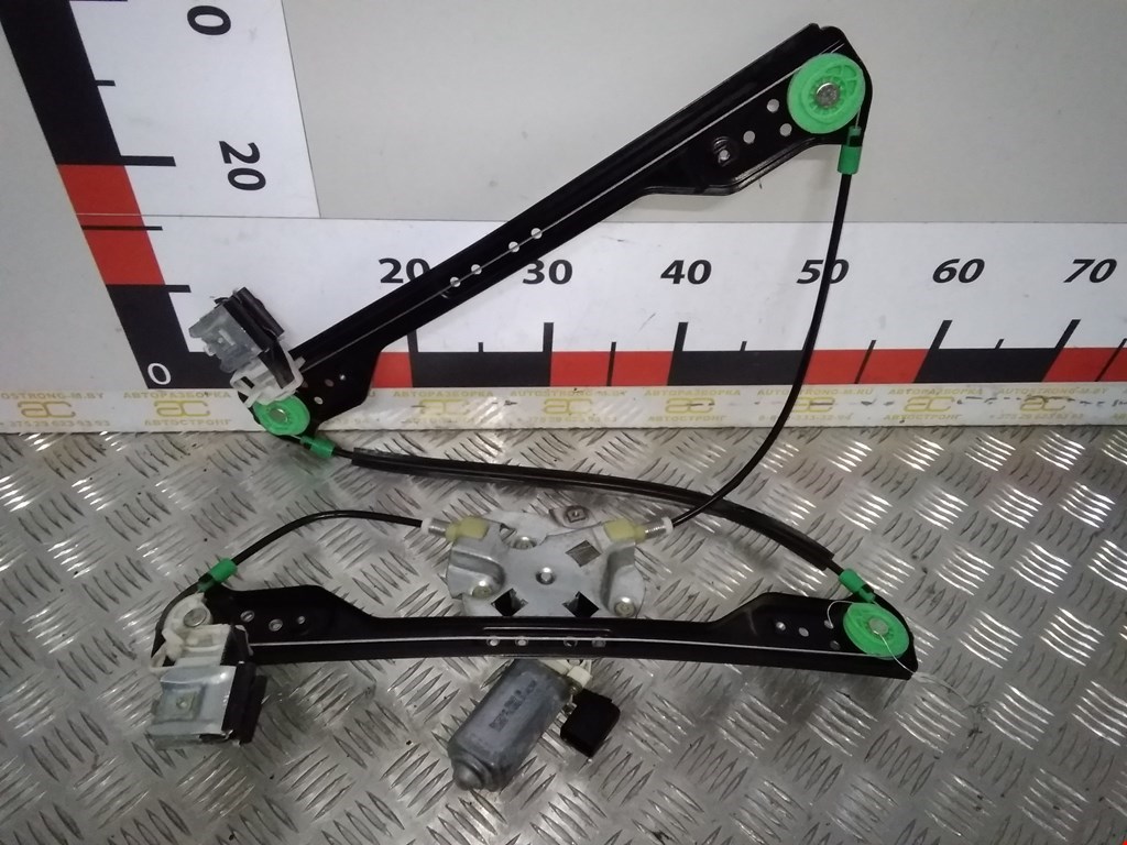 Стеклоподъемник передний правый CHRYSLER 300 C 2004-2010