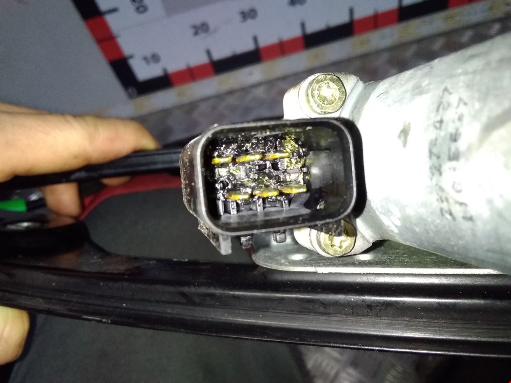 Стеклоподъемник передний правый CHRYSLER 300 C 2004-2010