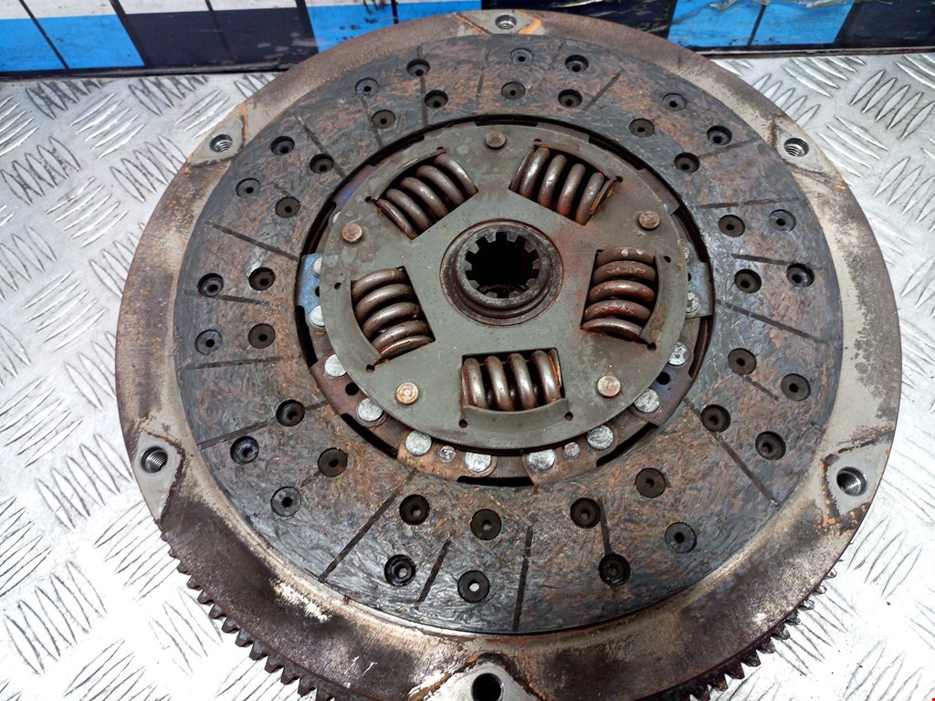 Маховик (демпфер сцепления) JEEP Liberty 2000-2007