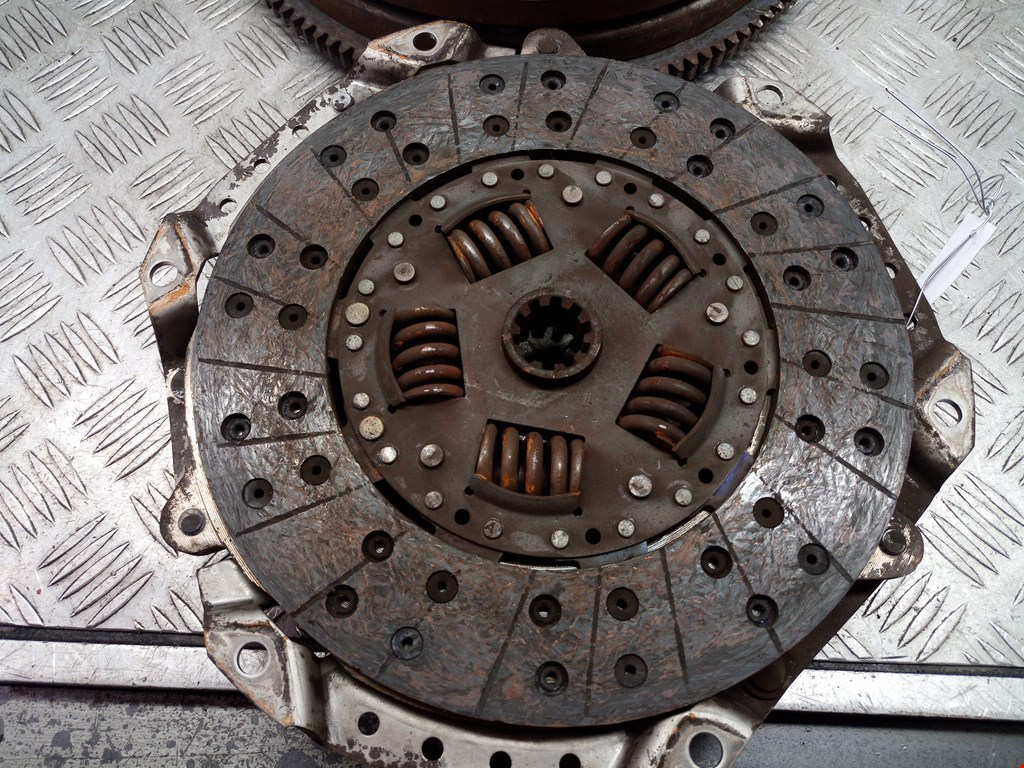 Маховик (демпфер сцепления) JEEP Liberty 2000-2007