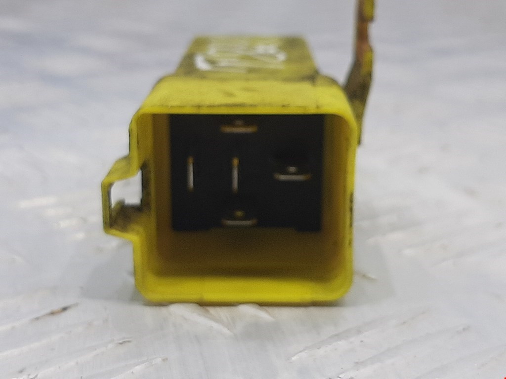 Реле VOLKSWAGEN Golf V Plus 2004-2009