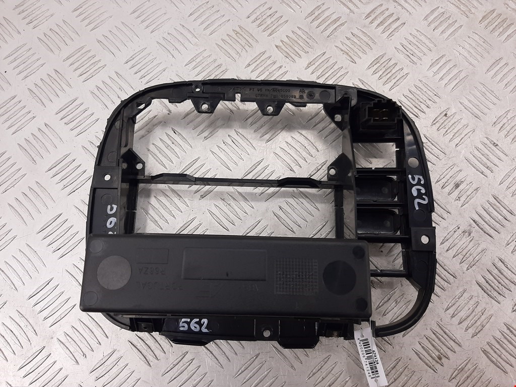 Рамка магнитолы SEAT Alhambra 1996-2010