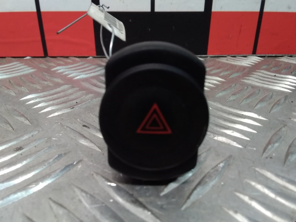 Кнопка аварийной сигнализации (аварийки) DACIA Sandero 2008-2012