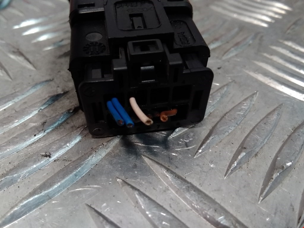 Кнопка аварийной сигнализации (аварийки) DACIA Sandero 2008-2012