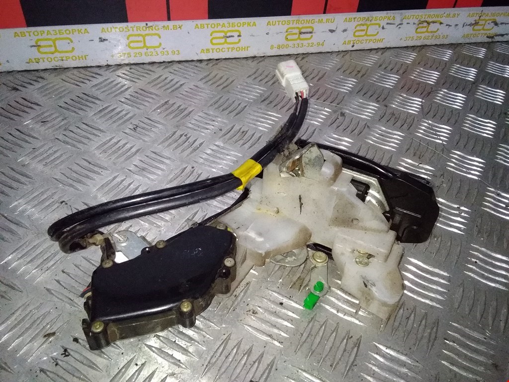 Замок двери задней правой LEXUS LS UCF20 1997-2000