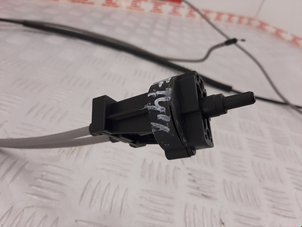 Трос открывания капота DACIA Sandero 2008-2012