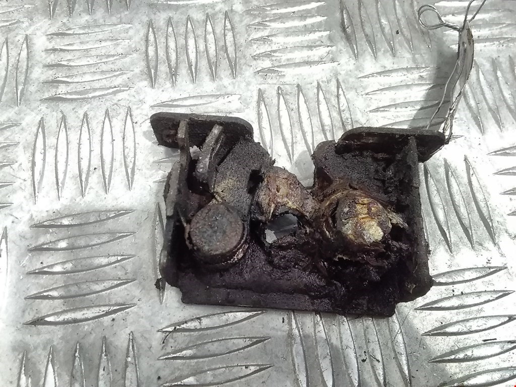 Замок капота BMW X3 E83 2003-2010