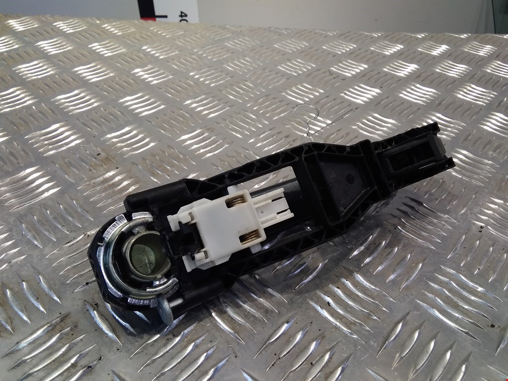 Ручка двери передней наружная правая SEAT Leon 2005-2012