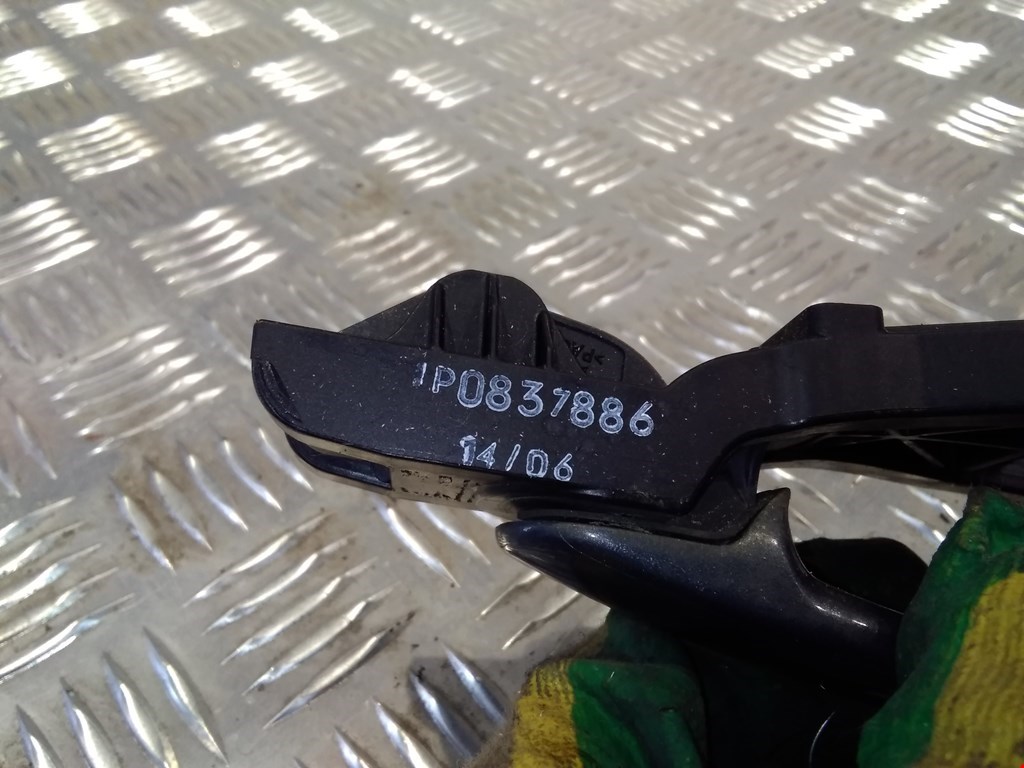 Ручка двери передней наружная правая SEAT Leon 2005-2012