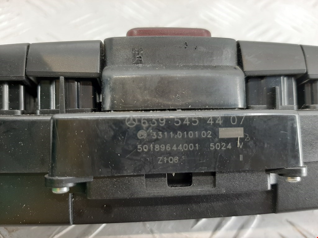 Кнопка аварийной сигнализации (аварийки) MERCEDES-BENZ Vito W639 2003-2014