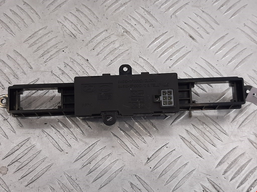 Часы KIA Sportage II 2004-2010