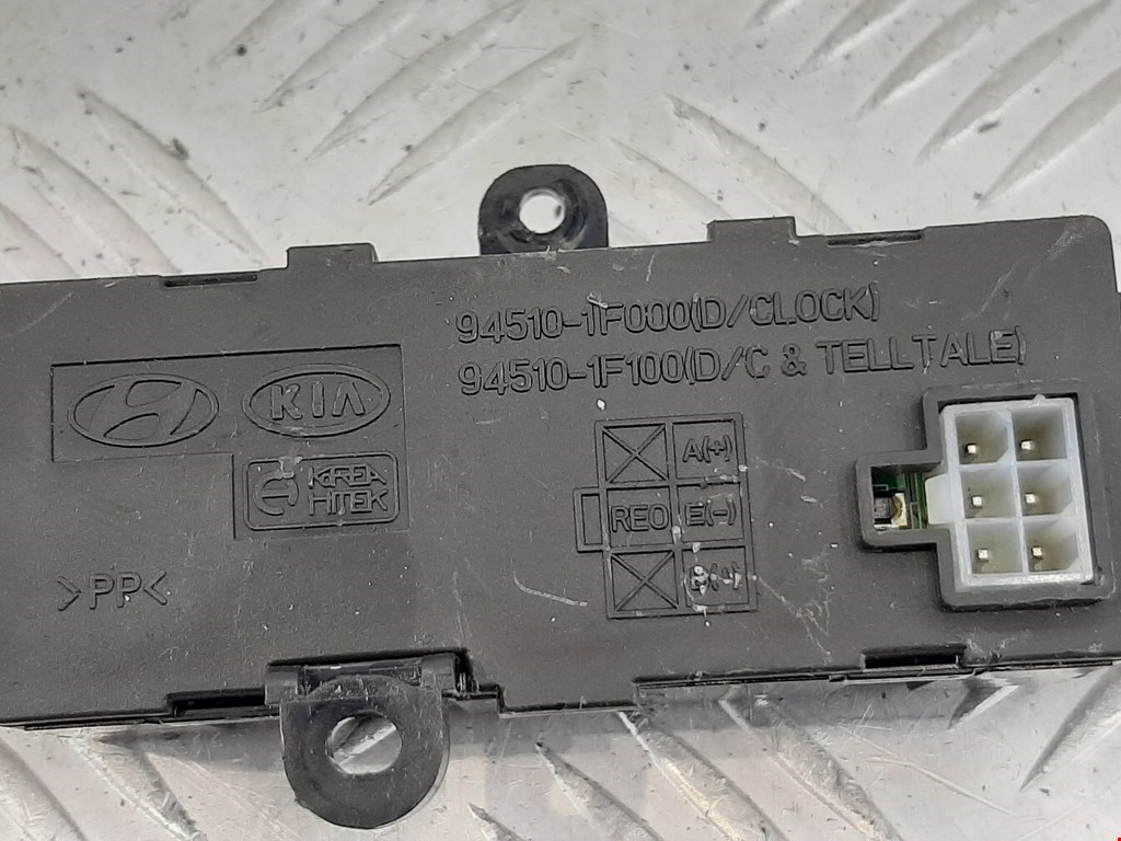 Часы KIA Sportage II 2004-2010