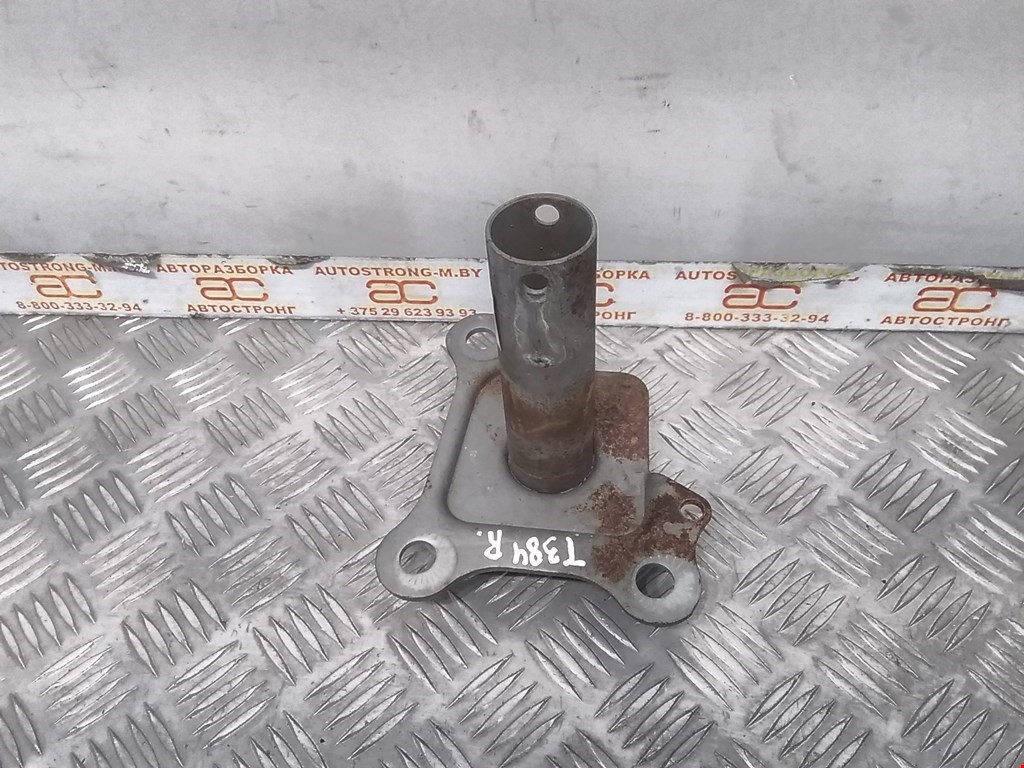 Отбойник бампера передний правый Audi A3 8L (1996-2003)