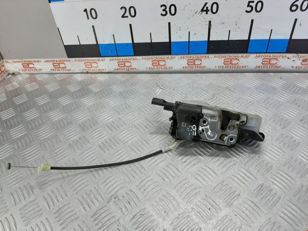 Замок двери передней правой Peugeot 5008 (2009-2013)