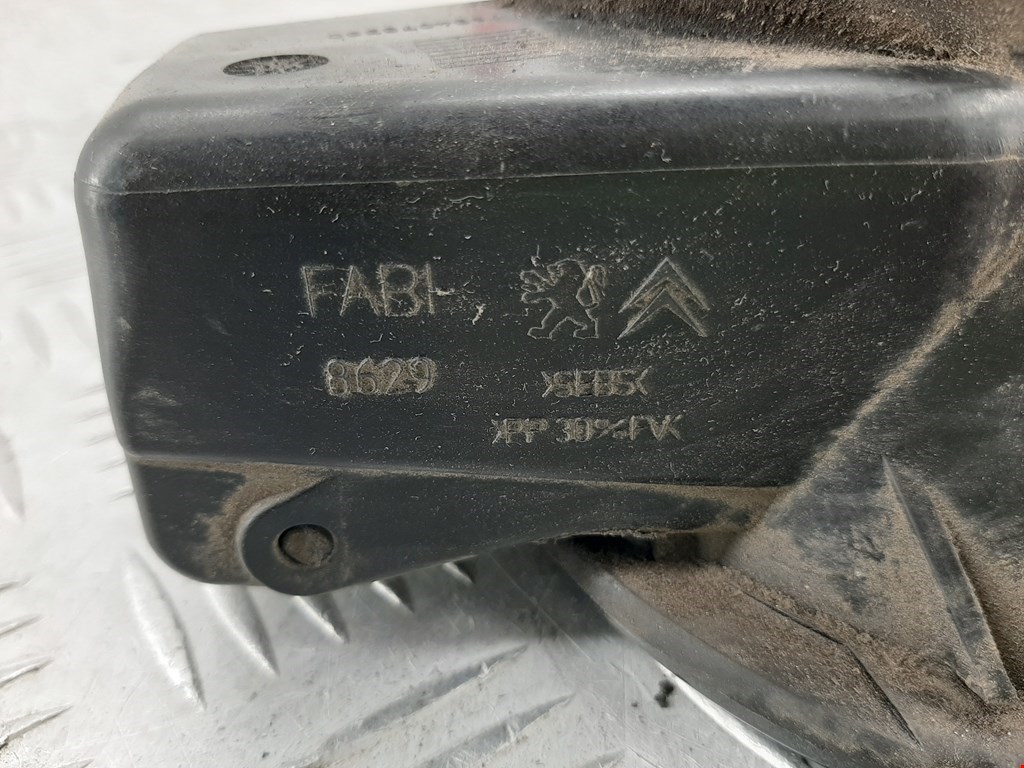 Лючок бензобака PEUGEOT 5008 2009-2016