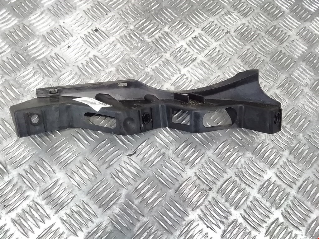 Кронштейн переднего бампера правый VOLKSWAGEN Passat B6 2005-2011