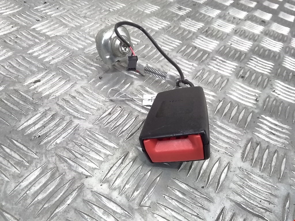 Замок ремня безопасности (преднатяжитель ремня безопасности) BMW 5-Series (F07/F10/F11/F18) (2009-2017)