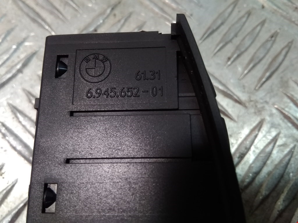 Кнопка аварийной сигнализации (аварийки) BMW 3er E90/E91 2005-2012