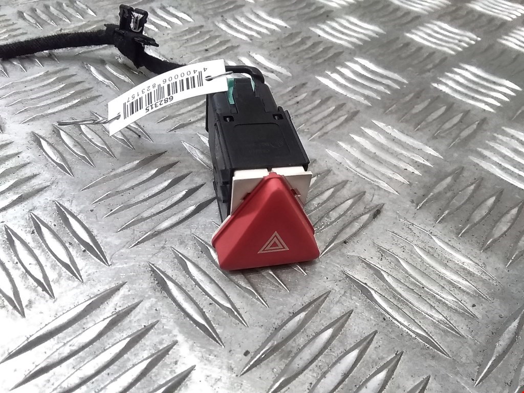 Кнопка аварийной сигнализации (аварийки) VOLKSWAGEN Golf V 2003-2009