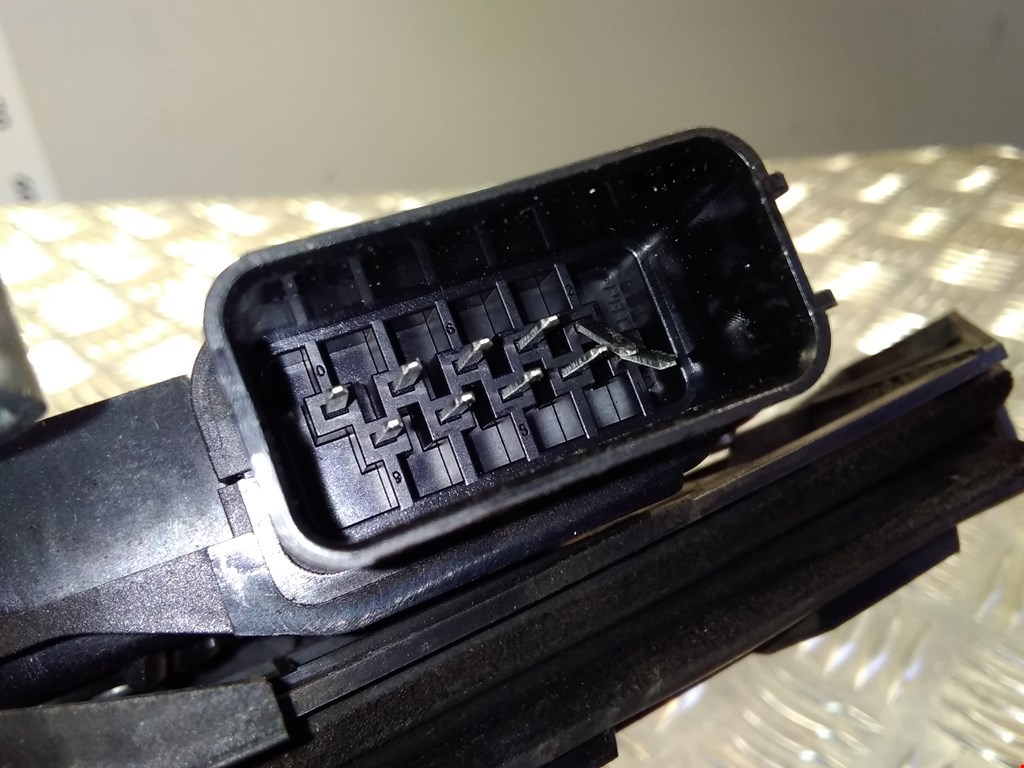 Замок двери задней правой FORD C-MAX 2003-2010