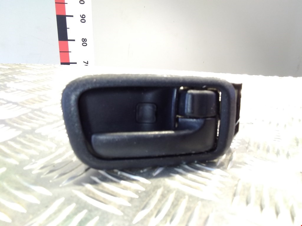 Ручка дверная передняя внутренняя правая TOYOTA RAV 4 XA20 2000-2005