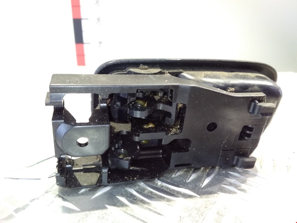 Ручка дверная передняя внутренняя правая TOYOTA RAV 4 XA20 2000-2005