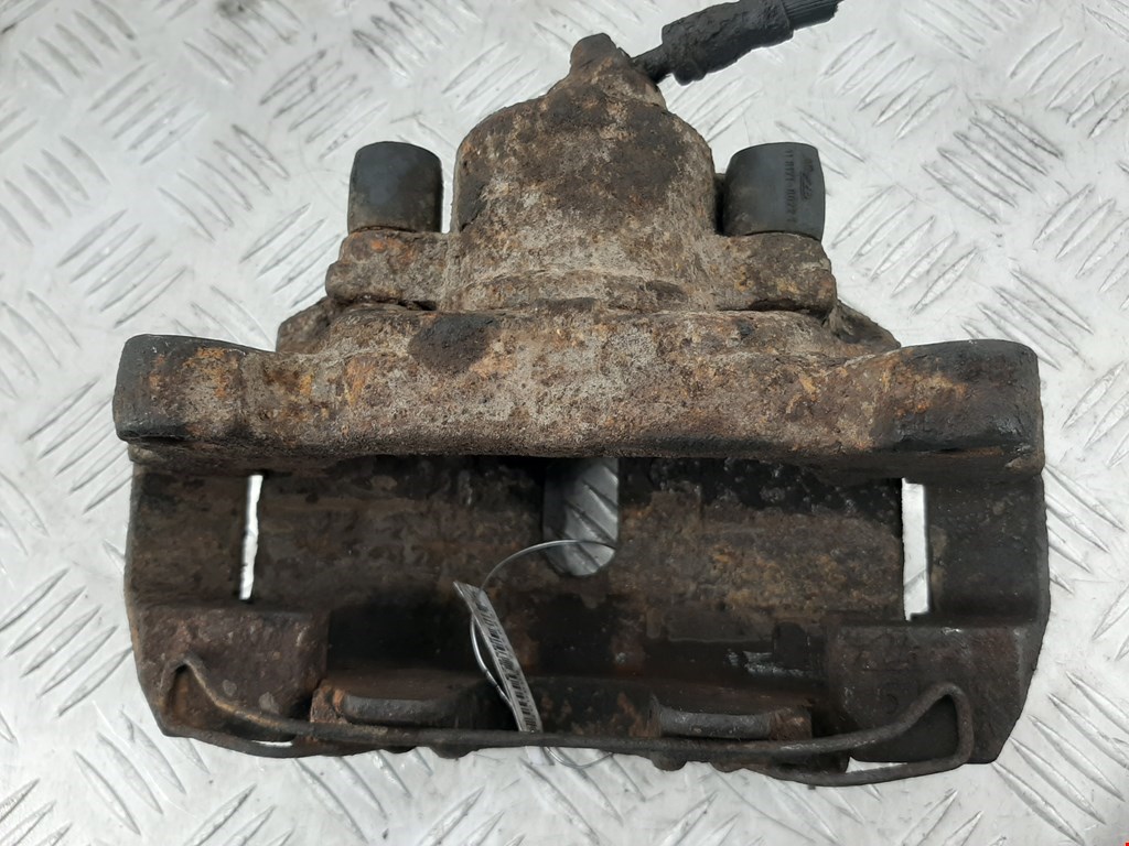 Суппорт передний правый SKODA Superb 2008-2015