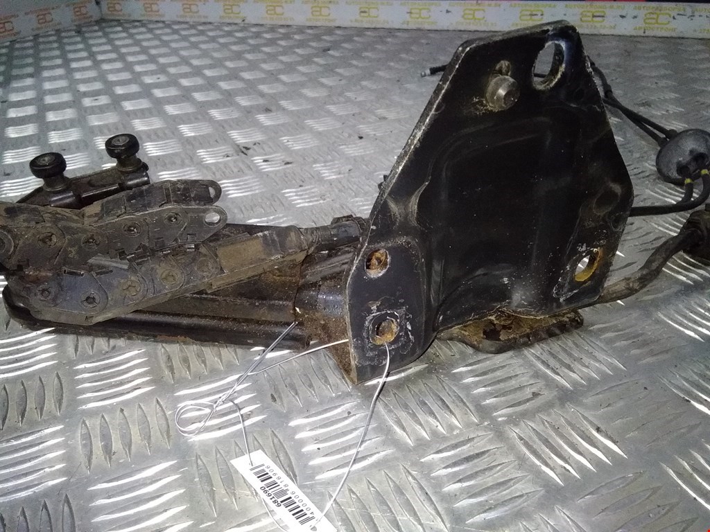 Ролик двери сдвижной (левый/правый средний верхний/нижний) KIA Carnival II 2006-2014