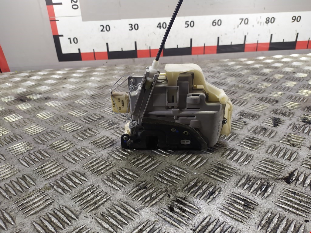 Замок двери передней правой AUDI A4 B8 2007-2015