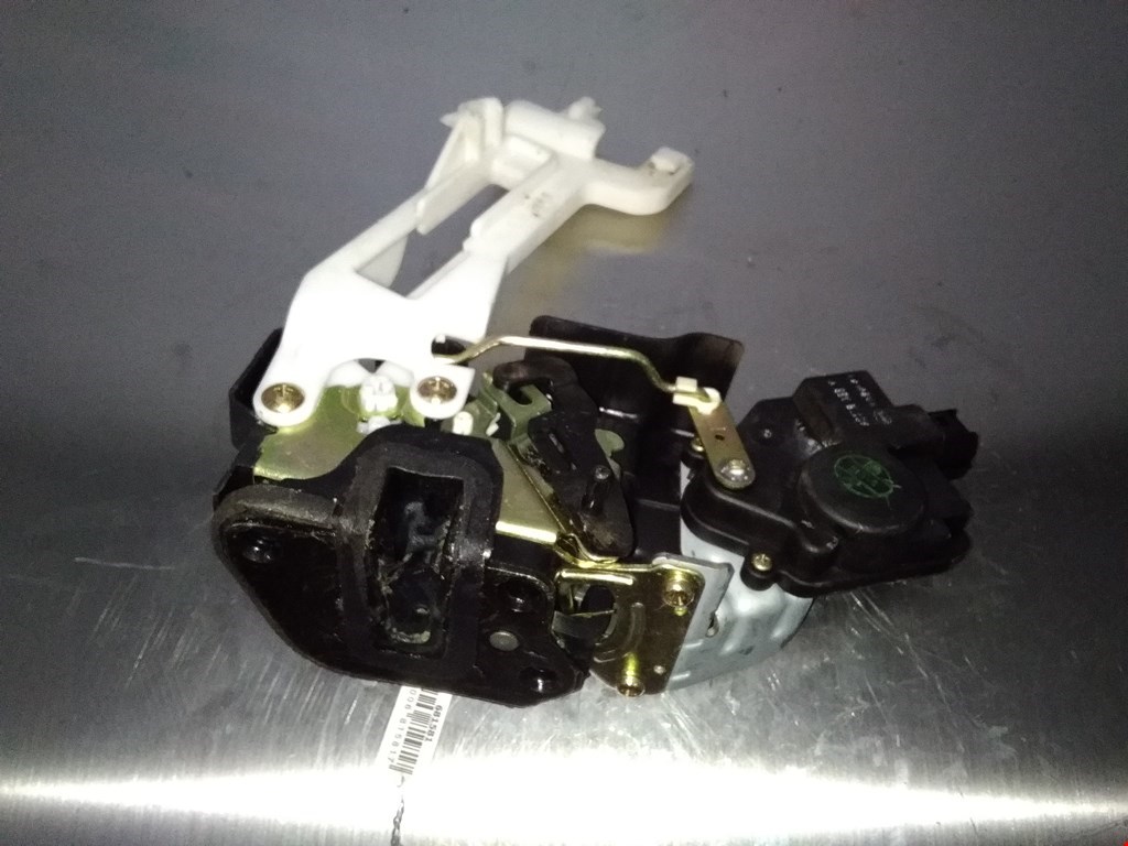 Замок двери задней левой HYUNDAI Santa Fe SM/ Classic 2000-2012