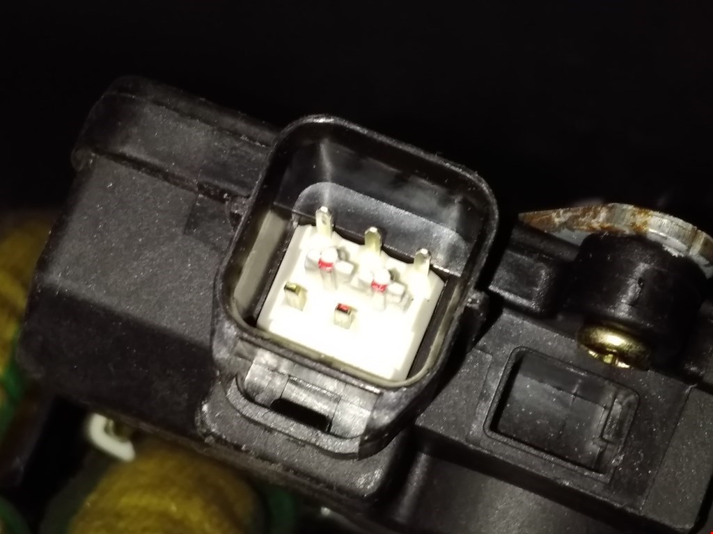 Замок двери задней левой HYUNDAI Santa Fe SM/ Classic 2000-2012